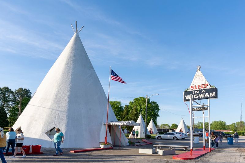 Skip The Chain Hotel And Sleep In A Concrete Teepee Near Mammoth Cave - Decor Hint The Look That Makes You Brake Hard