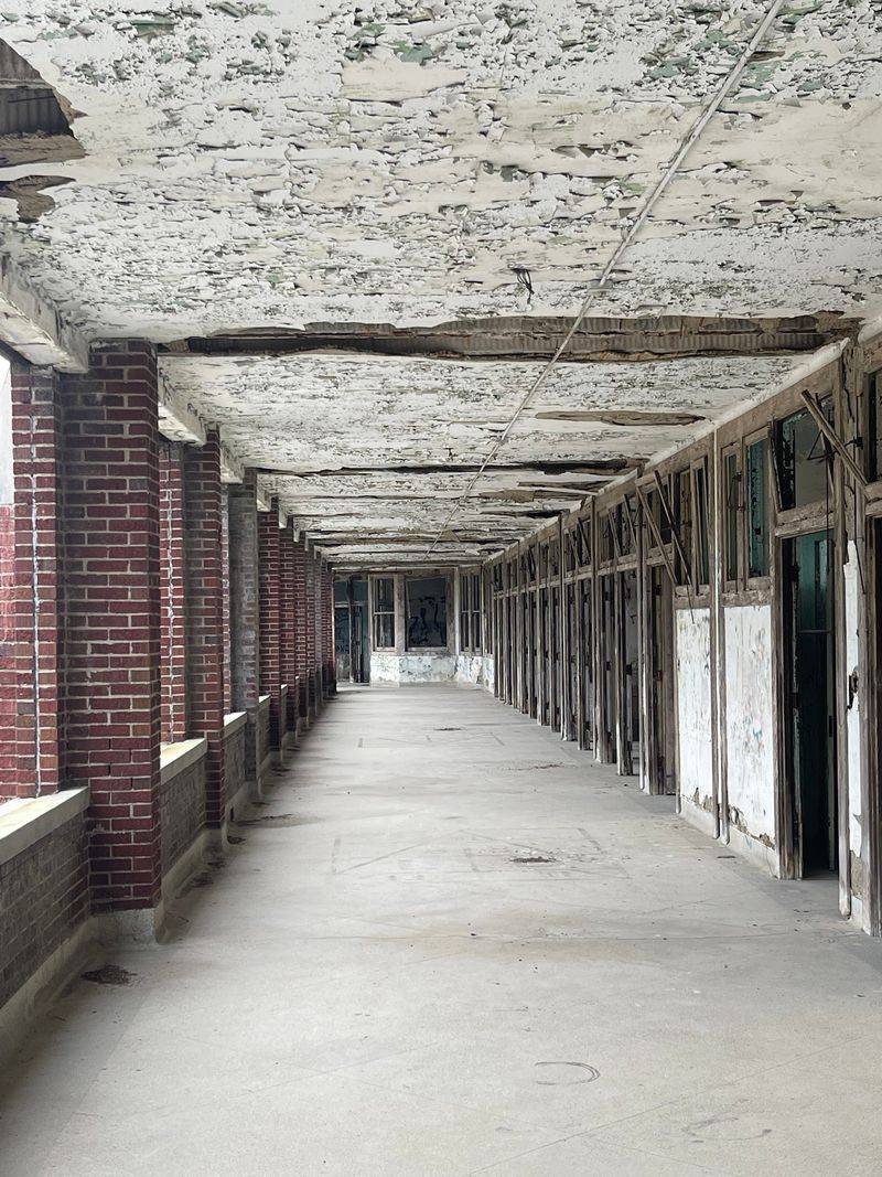 For $22, You Can Join A Real Paranormal Investigation At This Abandoned Kentucky Hospital - Decor Hint Reserving A Spot Is Half The Adventure