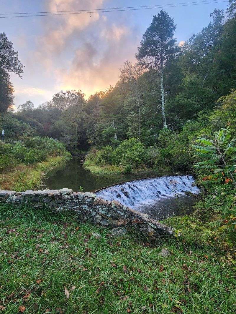 Why Late Summer Beats Peak Leaf Season