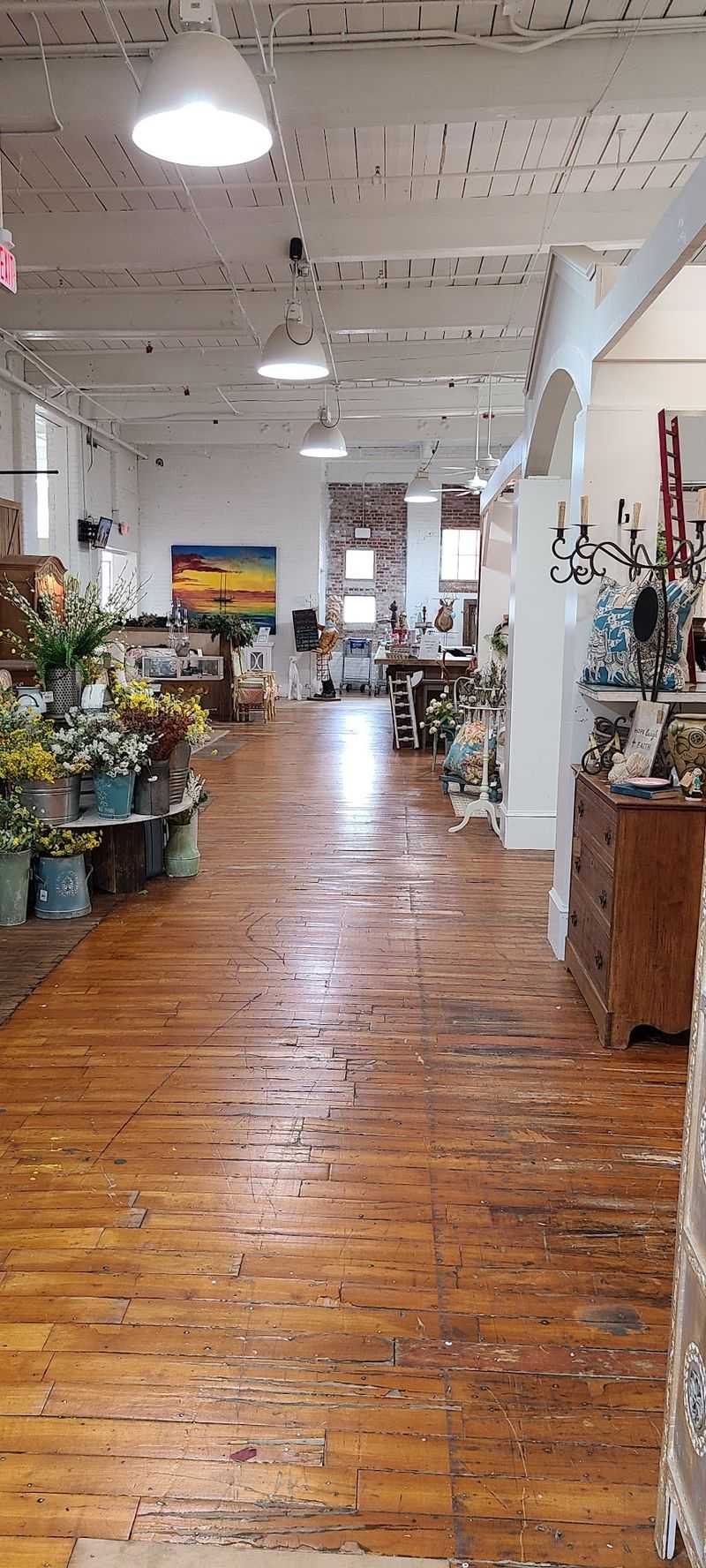 Inside The Historic Cotton Mill In Georgia That's Now A 48,000-Square-Foot Antique Wonderland - Decor Hint Planning Your Visit To Downtown Monroe