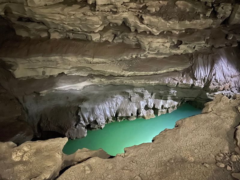 Scientists Keep Finding Ancient Sharks Inside Kentucky's Most Famous Cave - Decor Hint What Visitors Can See On A Tour