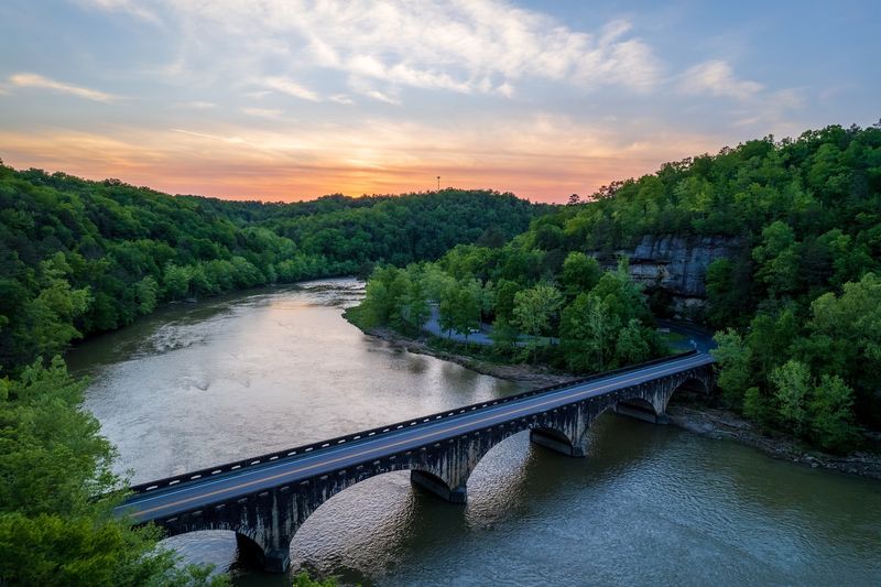 The Best Time To See The Moonbow At Cumberland Falls