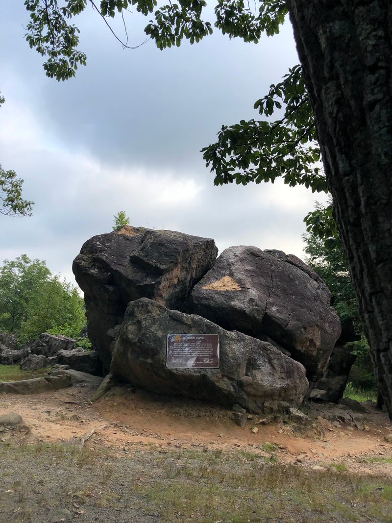 This Connecticut "Cave" Isn't Really A Cave And Its Story Goes Back To 1661 - Decor Hint Old History And Strange Geology Meet Here