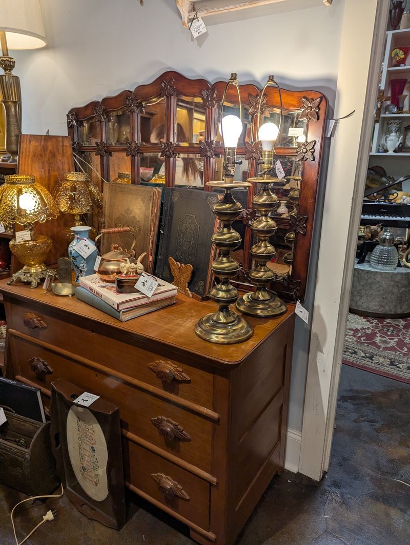 This Florida Market Is Packed With Handmade Treasures You Won't See Elsewhere - Decor Hint Shopping That Gives Back