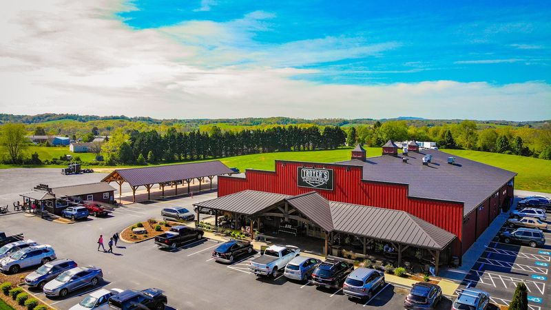 These 9 Tennessee Amish And Mennonite Country Markets Are Worth Driving For Homemade Bread And More - Decor Hint Troyer's Mountain View Country Market, Limestone