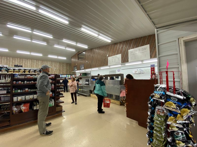 These 9 Tennessee Amish And Mennonite Country Markets Are Worth Driving For Homemade Bread And More - Decor Hint Four Corners Bulk Food & Deli, Morrison