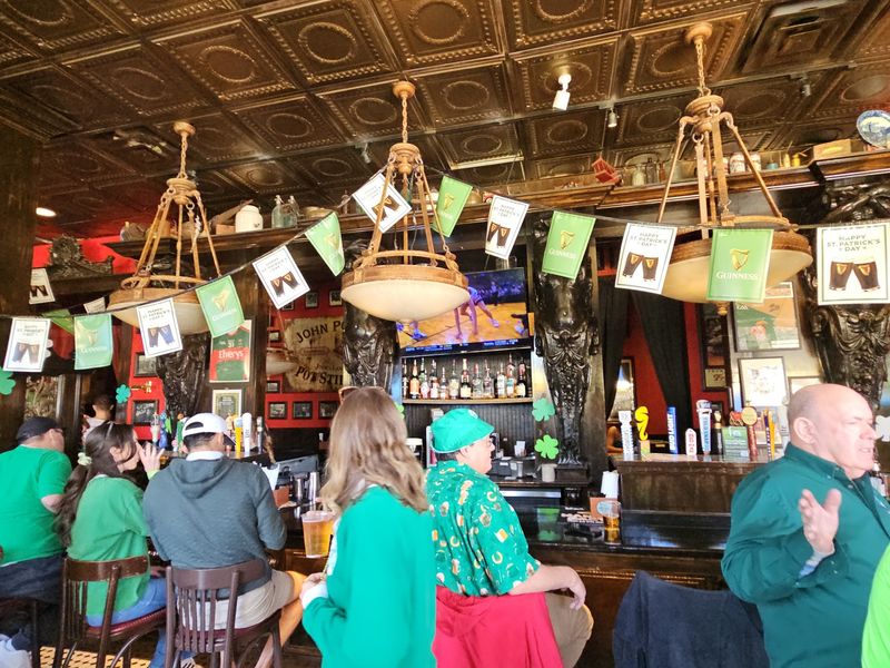 This North Carolina Irish Pub Serves A Shepherd's Pie Locals Keep Coming Back For - Decor Hint Settle Into The Cozy Glenwood South Dining Room