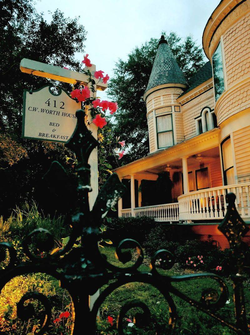 See Why Readers Put This Historic Stay At Number One Again