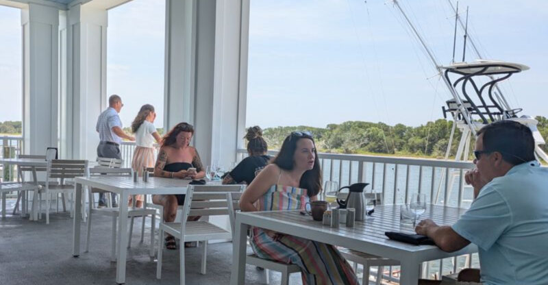 10 North Carolina Breakfast Spots Perfect For One Last Summer Beach Weekend