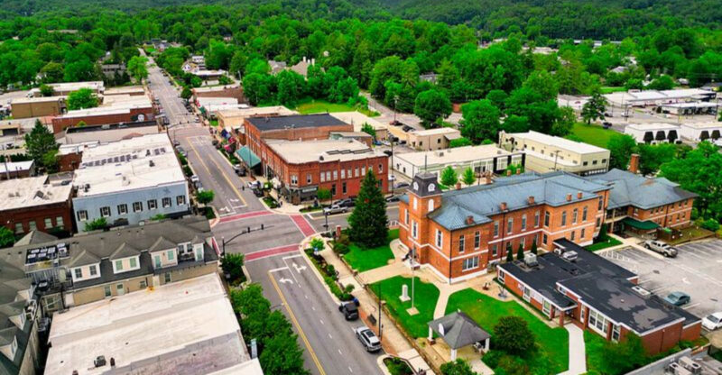 These 11 Western North Carolina Towns Empty Out On Weekdays And The People Who Know Have Stopped Mentioning It