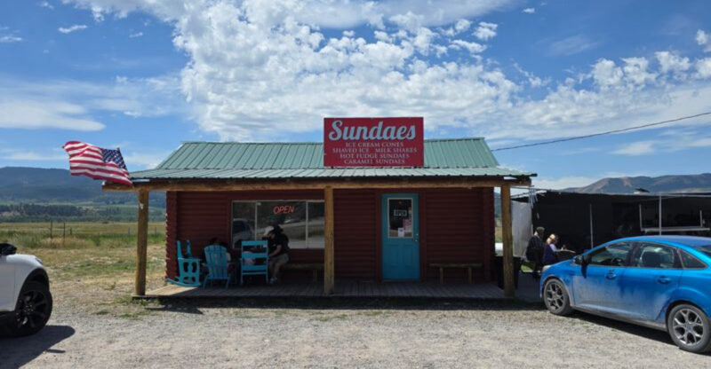 Come Hungry Because This Tiny Idaho Shop Serves Massive Pizzas And Ridiculously Large Ice Cream Scoops