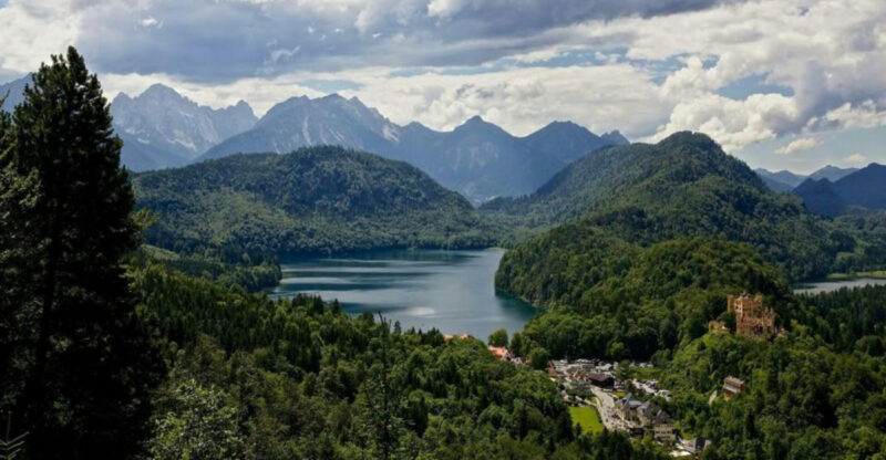 Pack Your Bags And Retire To This Unbelievably Charming Small Town In North Carolina