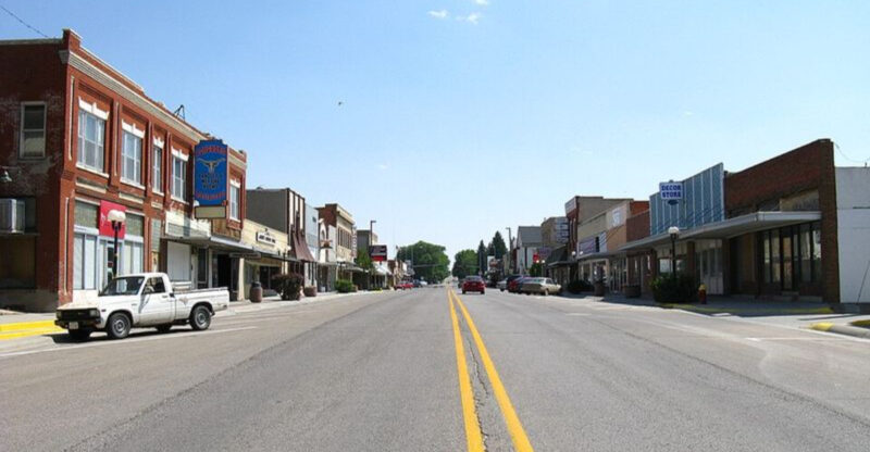 These 11 Western Nebraska Towns Empty Out On Weekdays And The People Who Know That Have Stopped Mentioning It