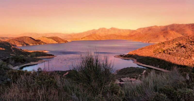 12 California Lakes With Stunning Late-Summer Sunsets