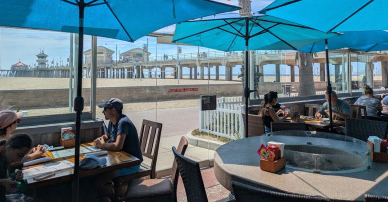 This Laid-Back California Beach Shack Serves Ocean Views With Every Meal