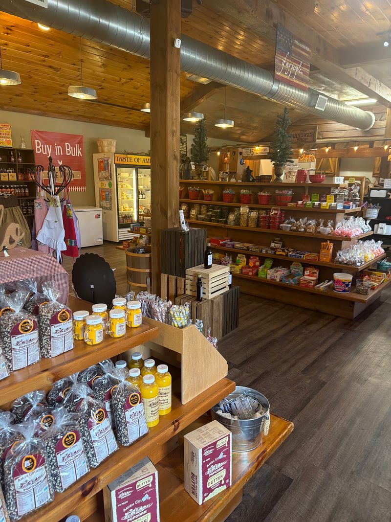 10 Amish-Style And Old-Fashioned Bakeries In Georgia Worth The Trip Out Of Town - Decor Hint Taste Of Amish & General Store, Blue Ridge