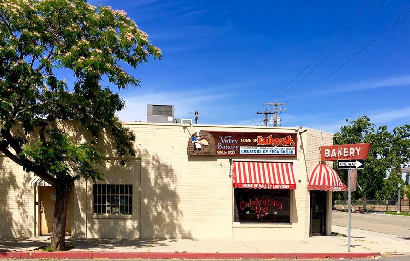 10 Fresno, California Bakeries Locals Keep Coming Back To For Fresh Bread, Pastries And Old-School Sweets - Decor Hint Valley Lahvosh Baking Company