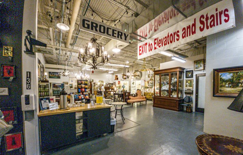 GasLamp Antiques, Nashville