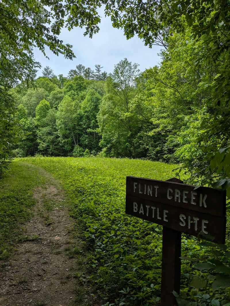 Whitehouse Cliffs Trail, Flag Pond