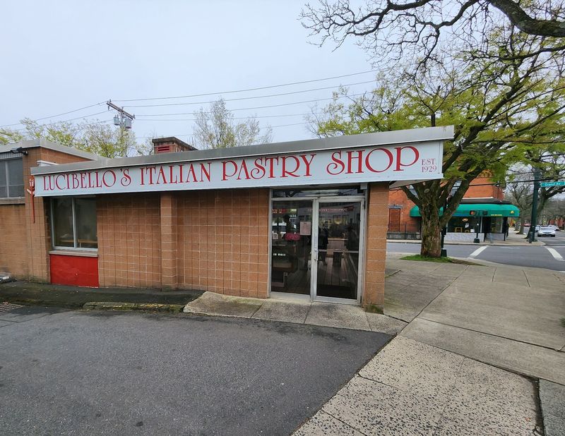 Lucibello's Italian Pastry Shop, New Haven
