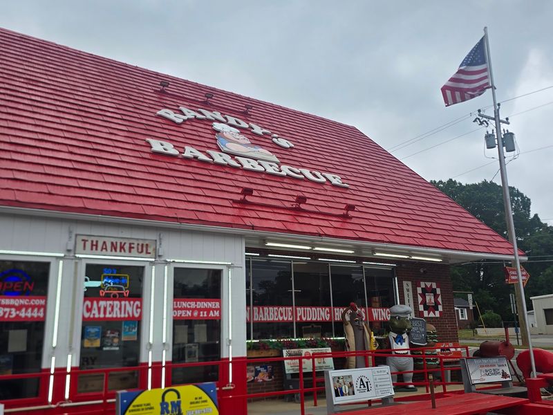 11 Statesville, North Carolina Hole In The Wall Restaurants Locals Keep Coming Back To - Decor Hint Randy’s Bar B Que
