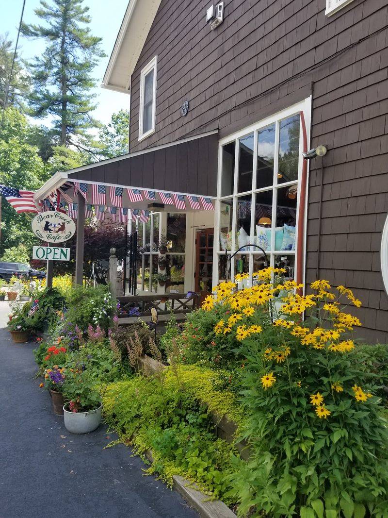 Bear Creek Cafe, Bear Creek Village