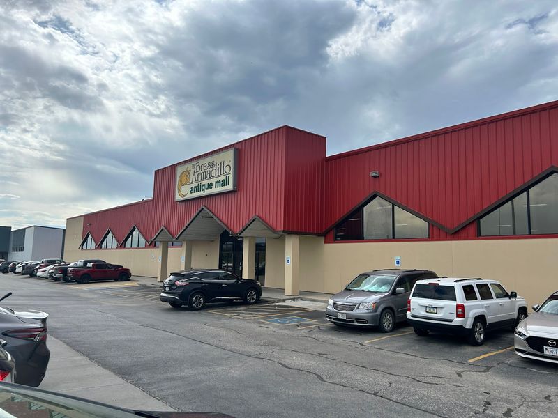 6 Nebraska Antique Malls Where You Hunt For Farm Antiques Among Hundreds Of Dealer Booths - Decor Hint Brass Armadillo Antique Mall - Omaha