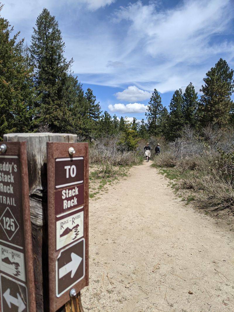 Freddy's Stack Rock Trailhead In Horseshoe Bend
