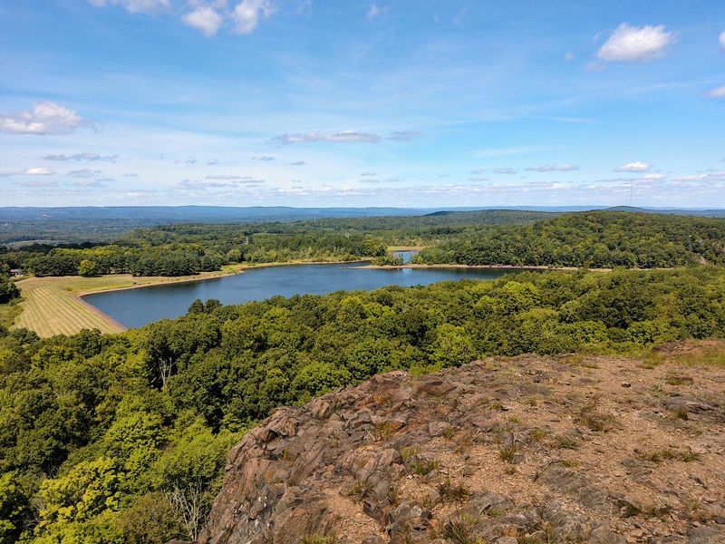 Ragged Mountain Preserve Trail, Berlin