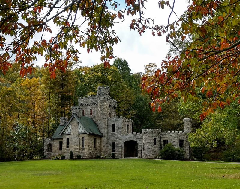 Squire's Castle, Willoughby Hills