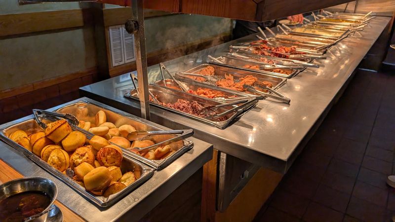 Moonlite Bar-B-Q Inn
