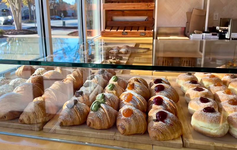 The Secret Italian Bakery In Georgia Locals Keep To Themselves - Decor Hint Signature Croissants That Come In Six Fillings