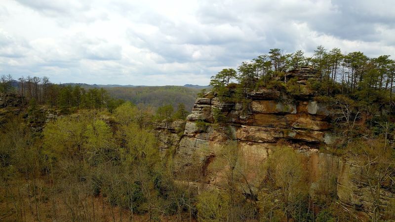 This Quirky Kentucky Community Has Barely 100 Residents, Endless Trails, Legendary Pizza, And A Lot Of Charm - Decor Hint Boots On, Worries Off