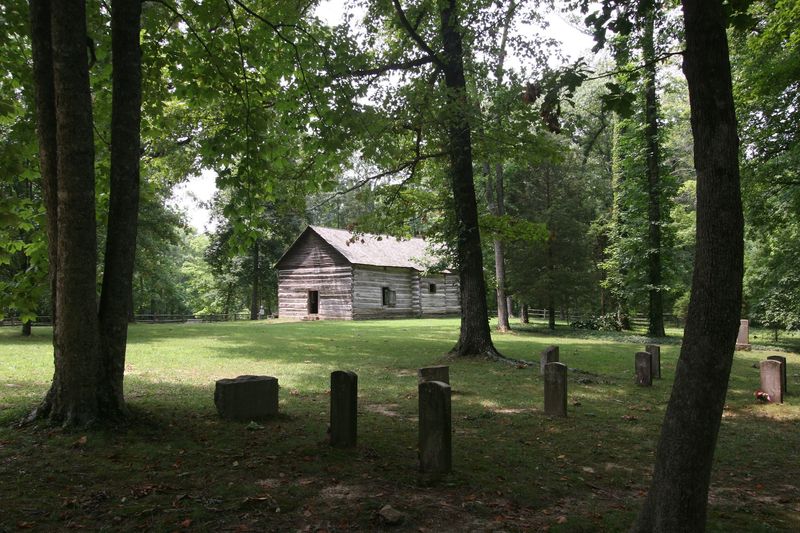 This Kentucky Pioneer Cemetery Is Filled With Graves And Legends You Would Never Expect - Decor Hint Pioneer Graves Dating Back To The Early 1800s