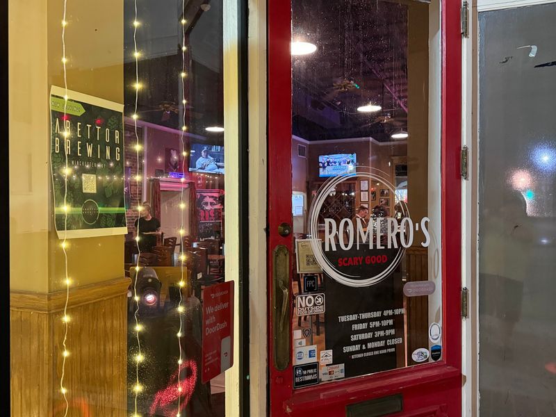You Would Never Expect To Find Italian Food This Good At This Family-Owned Kentucky Ristorante - Decor Hint Family Names On The Door, Not Just The Sign