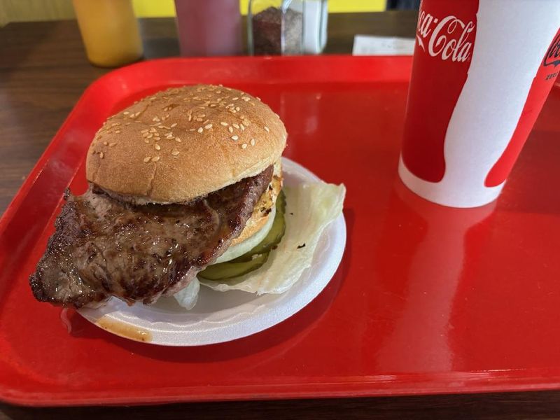 Nebraska’s Best Juicy Cheeseburgers Are Hiding At This Classic Drive-In - Decor Hint Burgers Built By Hand Daily