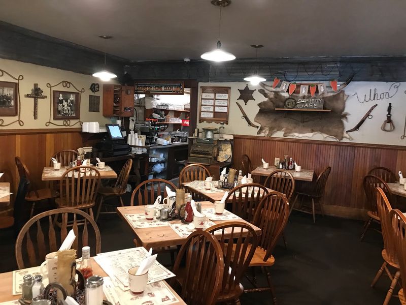 This Cozy California Cafe Serves One Of The Most Famous Apple Pies In The State - Decor Hint Right In The Middle Of Julian's Walkable Downtown