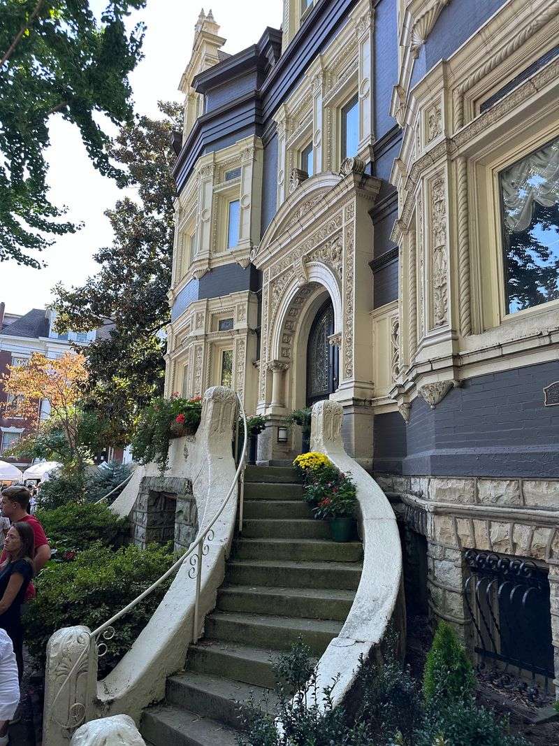 Victorian Homes Steal The Scenery