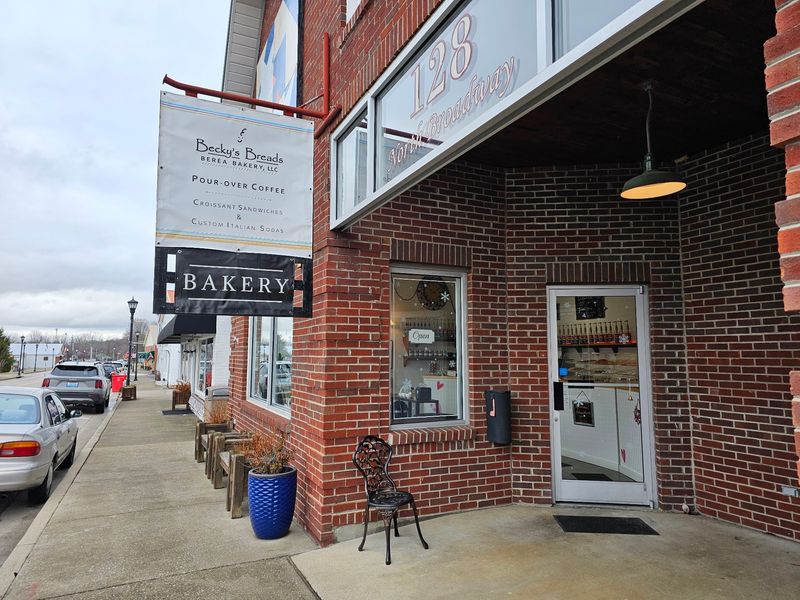 A Kentucky Appalachian Bakery Stop With Fall Treats Worth Every Mile - Decor Hint The Old Town Storefront That Rewards The Curious