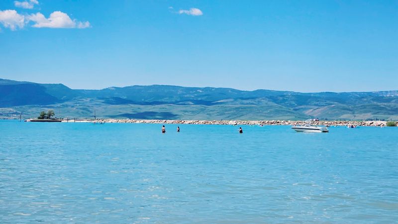 The Water At This Idaho Lake Beach Is So Clear And Turquoise, And Still Chest-Deep 30 Feet Out - Decor Hint Where The Blue Comes From