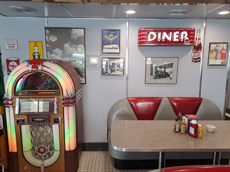 Nostalgic Decor and Vintage Memorabilia