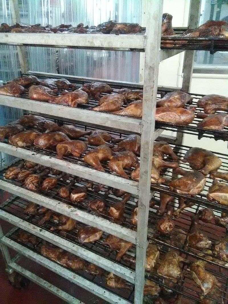 Texas Families Know This Grocery Store Is A Goldmine For Budget Shopping - Decor Hint Smoked Sausage And Boudin Counter