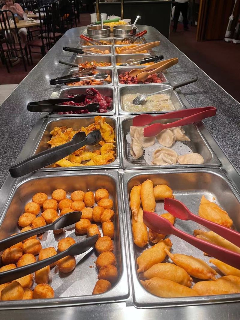 A Five-Day Buffet Built For Multiple Rounds