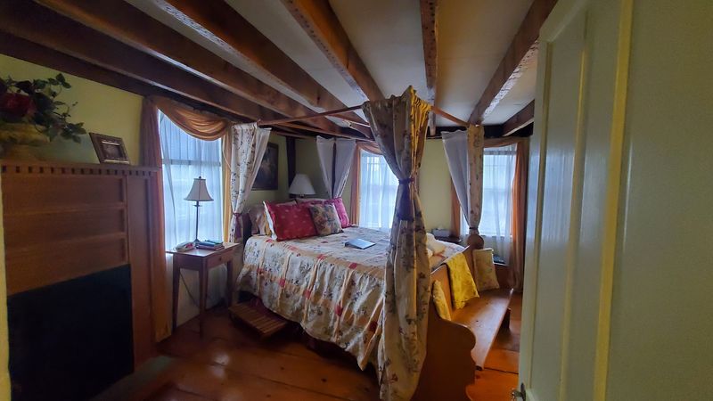 Period Rooms Preserve The Inn's Colonial Character