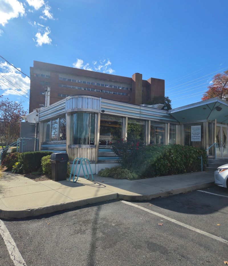 West Haven Keeps This Classic Diner Close To The Shore
