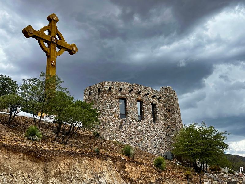 A 75-Foot Cross Rises Above This Arizona Shrine And Welcomes Pilgrims Year-Round - Decor Hint Zoning Battles And Stubborn Faith