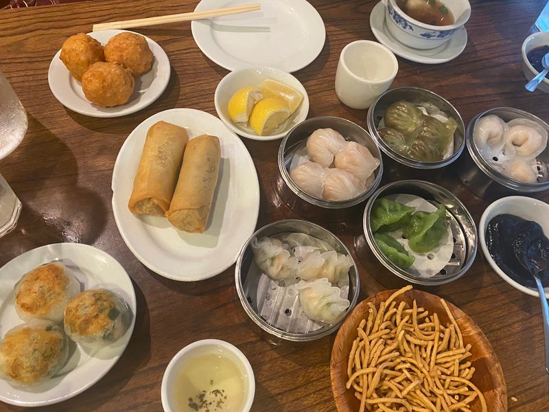 Dim Sum Carts Still Roll From Table To Table At This Florida Restaurant - Decor Hint Big Groups, Big Portions, Leftovers Guaranteed