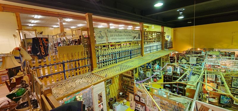 This Massive Antique Store In Illinois Is A Treasure Trove Of Rare Antiques And Collectibles - Decor Hint Three Floors To Explore