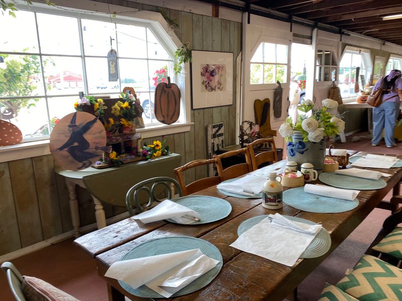 Breakfast And Lunch In A Pastel Dining Room