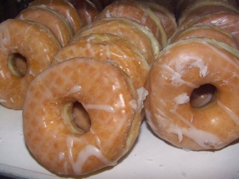 The Tiny Bakery In Georgia Where Locals Say The Long Drive Is Worth It - Decor Hint Donuts That Beat The Big Chains